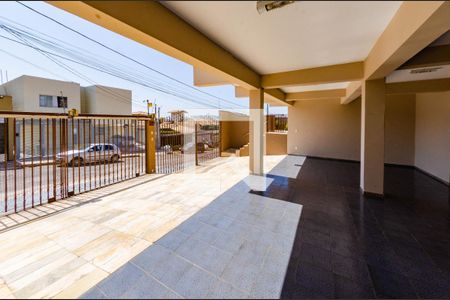 Casa à venda com 366m², 4 quartos e 8 vagasGaragem