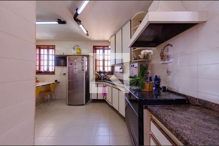 Casa à venda com 366m², 4 quartos e 8 vagasCozinha