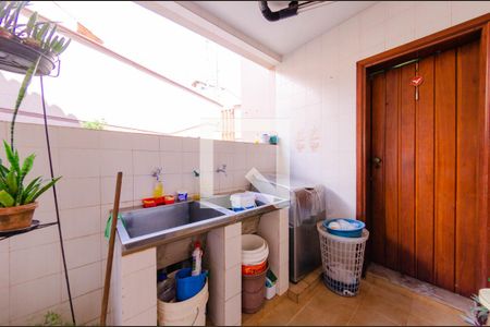 Casa à venda com 366m², 4 quartos e 8 vagasÁrea de serviço