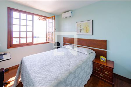 Casa à venda com 366m², 4 quartos e 8 vagasQuarto 1