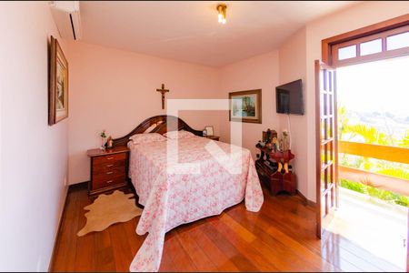 Casa à venda com 366m², 4 quartos e 8 vagasSuite 1