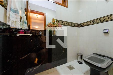 Casa à venda com 366m², 4 quartos e 8 vagasLavabo