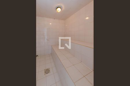 Casa à venda com 366m², 4 quartos e 8 vagasSauna