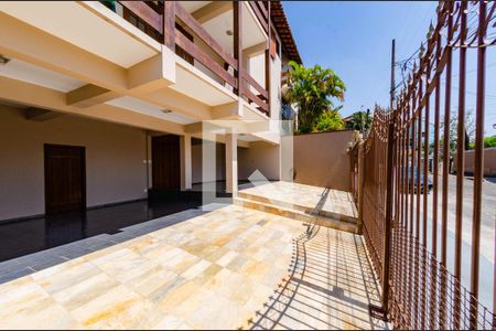 Casa à venda com 366m², 4 quartos e 8 vagasGaragem