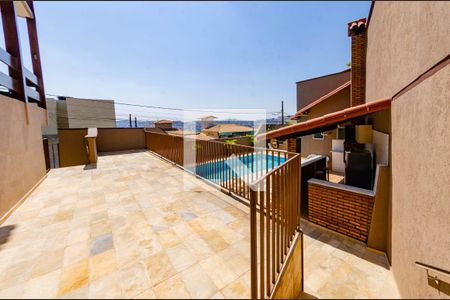 Casa à venda com 366m², 4 quartos e 8 vagasÁrea externa