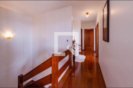 Casa à venda com 366m², 4 quartos e 8 vagasCorredor