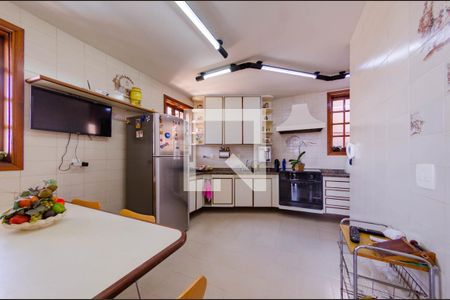 Casa à venda com 366m², 4 quartos e 8 vagasCozinha