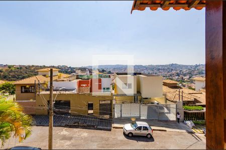Casa à venda com 366m², 4 quartos e 8 vagasVista
