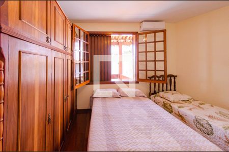 Casa à venda com 366m², 4 quartos e 8 vagasSuíte 2