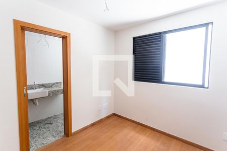 Suíte de apartamento para alugar com 2 quartos, 80m² em Funcionários, Belo Horizonte