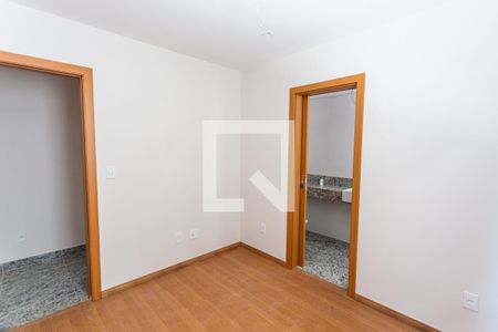 Suíte de apartamento para alugar com 2 quartos, 80m² em Funcionários, Belo Horizonte