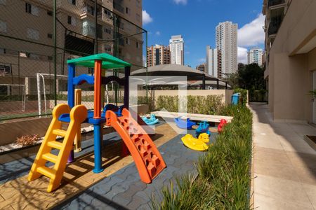 Apartamento à venda com 49m², 2 quartos e 1 vaga Apartamento à venda com 49m², 2 quartos e 1 vagaÁrea comum - Playground