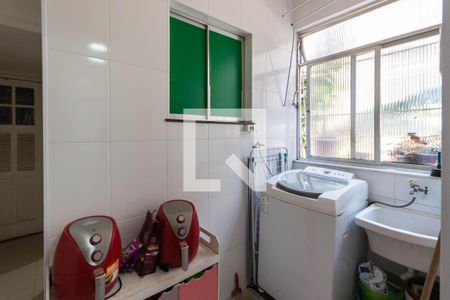 Apartamento à venda com 117m², 3 quartos e 1 vagaÁrea de Serviço