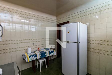 Casa à venda com 450m², 4 quartos e 4 vagas Casa à venda com 450m², 4 quartos e 4 vagasCozinha