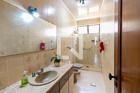 Casa à venda com 450m², 4 quartos e 4 vagas Casa à venda com 450m², 4 quartos e 4 vagasBanheiro