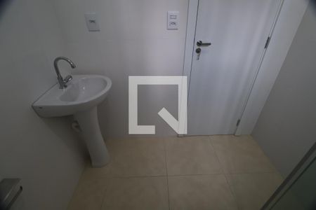 Casa de condomínio para alugar com 108m², 3 quartos e 2 vagasBanheiro da Suíte