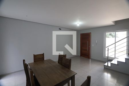 Sala de casa de condomínio para alugar com 3 quartos, 108m² em Igara, Canoas