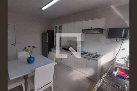 Casa à venda com 2 quartos, 250m² em Vila Mangalot, São Paulo