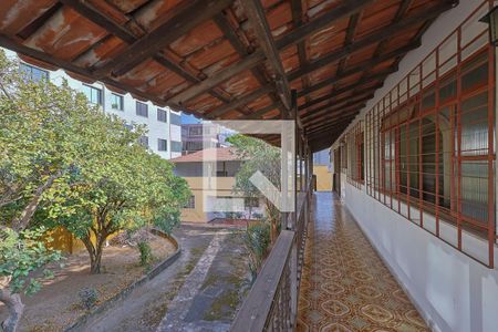 varanda de casa à venda com 6 quartos, 507m² em Santa Efigênia, Belo Horizonte