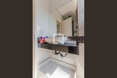 Apartamento à venda com 92m², 2 quartos e 1 vaga Apartamento à venda com 92m², 2 quartos e 1 vagaBanheiro