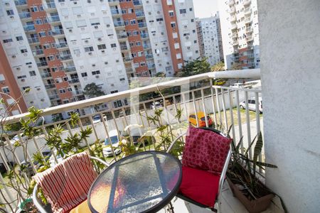 Apartamento à venda com 49m², 2 quartos e 1 vaga Apartamento à venda com 49m², 2 quartos e 1 vagaVaranda