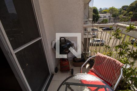 Apartamento à venda com 49m², 2 quartos e 1 vaga Apartamento à venda com 49m², 2 quartos e 1 vagaVaranda