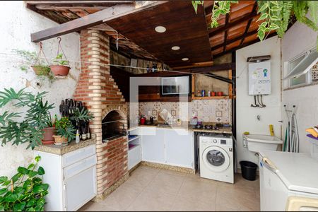 Casa à venda com 70m², 2 quartos e 1 vagaQuintal