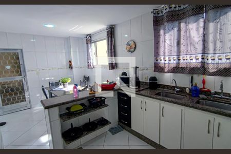 Casa de condomínio à venda com 222m², 3 quartos e 2 vagas Casa de condomínio à venda com 222m², 3 quartos e 2 vagascozinha / copa