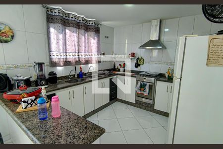 Casa de condomínio à venda com 222m², 3 quartos e 2 vagas Casa de condomínio à venda com 222m², 3 quartos e 2 vagascozinha / copa