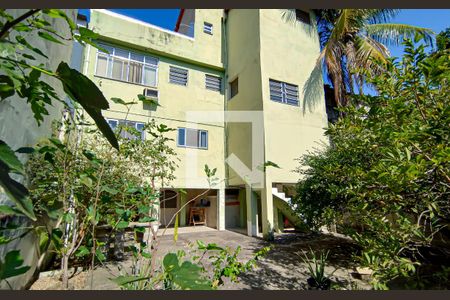 Casa de condomínio à venda com 222m², 3 quartos e 2 vagas Casa de condomínio à venda com 222m², 3 quartos e 2 vagasparte de tras da casa