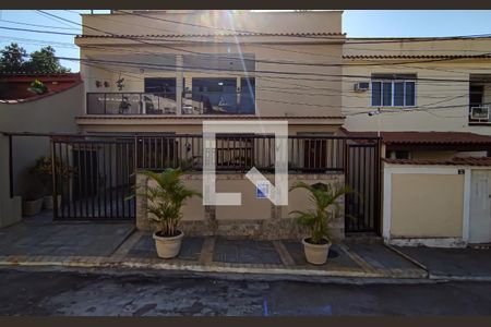 Casa de condomínio à venda com 222m², 3 quartos e 2 vagas Casa de condomínio à venda com 222m², 3 quartos e 2 vagasplaquinha CGWC-123