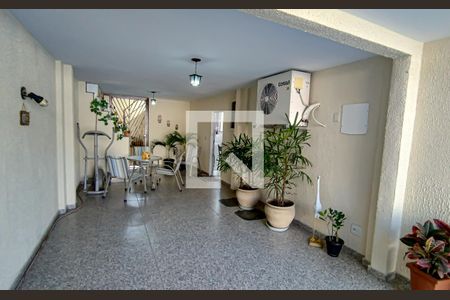 Casa de condomínio à venda com 222m², 3 quartos e 2 vagas Casa de condomínio à venda com 222m², 3 quartos e 2 vagasgaragem