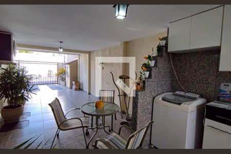 Casa de condomínio à venda com 222m², 3 quartos e 2 vagas Casa de condomínio à venda com 222m², 3 quartos e 2 vagasarea de serviço