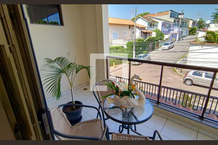 Casa de condomínio à venda com 222m², 3 quartos e 2 vagas Casa de condomínio à venda com 222m², 3 quartos e 2 vagashall - varanda