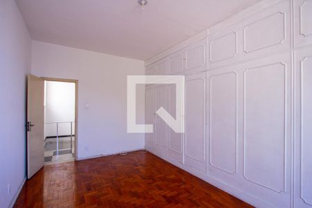 Casa à venda com 220m², 4 quartos e 3 vagas Casa à venda com 220m², 4 quartos e 3 vagasQuarto 3