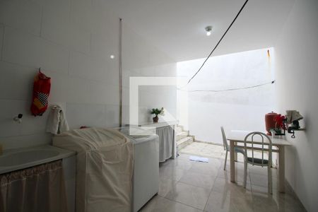 Casa para alugar com 240m², 4 quartos e 1 vagaÁrea de Serviço 2