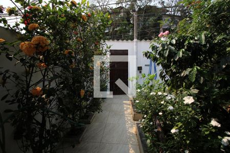 Casa para alugar com 240m², 4 quartos e 1 vagaÁrea Externa - Entrada