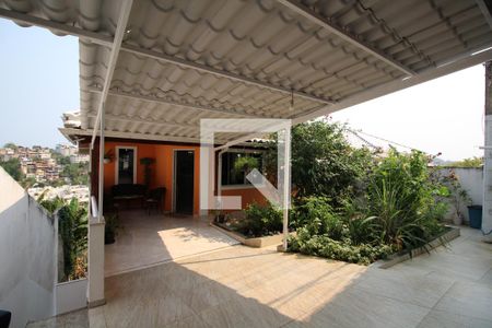 Casa para alugar com 240m², 4 quartos e 1 vagaÁrea Externa - Fachada Interna