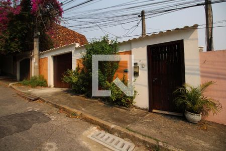Casa para alugar com 240m², 4 quartos e 1 vagaFachada