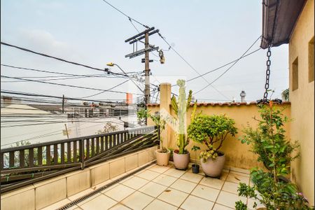 Casa à venda com 220m², 3 quartos e 2 vagas Casa à venda com 220m², 3 quartos e 2 vagasVaranda da Suite 1