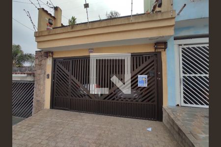 Casa à venda com 220m², 3 quartos e 2 vagas Casa à venda com 220m², 3 quartos e 2 vagasFachada