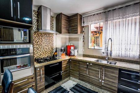 Casa à venda com 220m², 3 quartos e 2 vagas Casa à venda com 220m², 3 quartos e 2 vagasCozinha