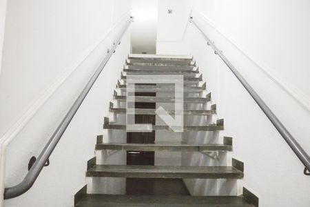 Apartamento para alugar com 44m², 2 quartos e 1 vaga Apartamento para alugar com 44m², 2 quartos e 1 vagaEscada