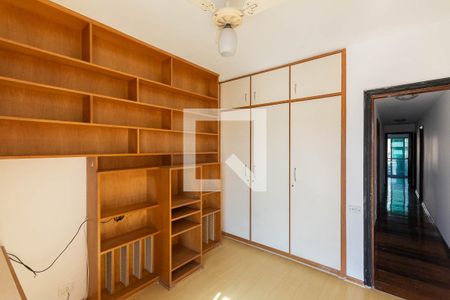 Apartamento à venda com 160m², 4 quartos e 2 vagasQuarto 2