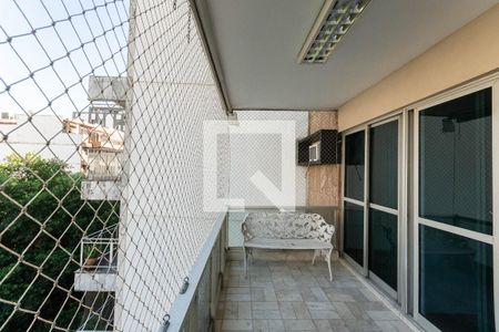 Apartamento à venda com 160m², 4 quartos e 2 vagasVaranda 
