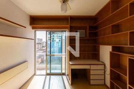 Apartamento à venda com 160m², 4 quartos e 2 vagasQuarto 2