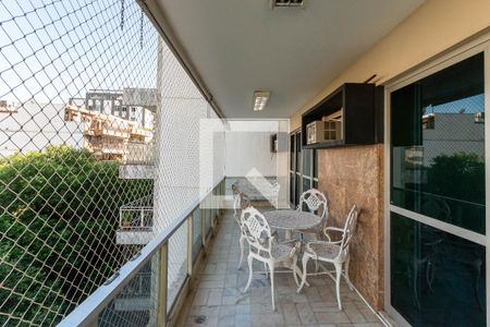 Apartamento à venda com 160m², 4 quartos e 2 vagasVaranda 