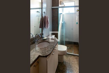 Apartamento à venda com 289m², 4 quartos e 3 vagas Apartamento à venda com 289m², 4 quartos e 3 vagasBanheiro