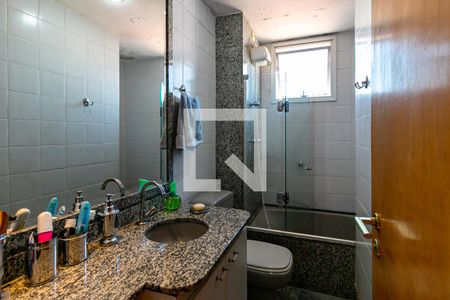 Apartamento à venda com 289m², 4 quartos e 3 vagas Apartamento à venda com 289m², 4 quartos e 3 vagasBanheiro