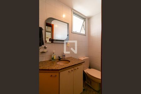 Apartamento à venda com 289m², 4 quartos e 3 vagas Apartamento à venda com 289m², 4 quartos e 3 vagasBanheiro/serviço